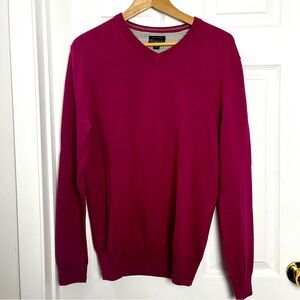 Banana Republic V-Neck Sweater - Vibrant Pink in Washable Merino Wool • Size S